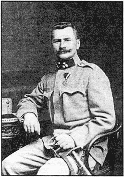 Младший унтер-офицер пехоты в форме военного времени. Май 1915 г.