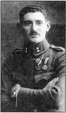Младший унтер-офицер пехоты. 1917 г. Младший унтер-офицер пехоты. 1917 г.