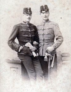 Фенріх (ліворуч) та лейтенант гусарів спільного війська
